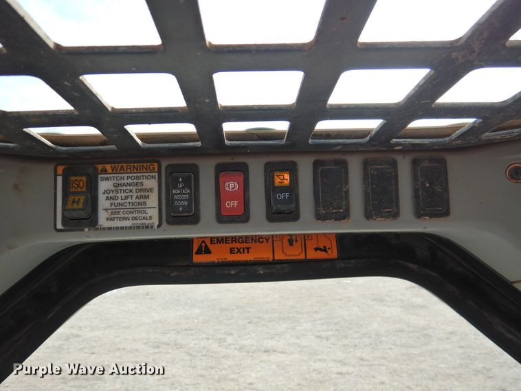 image for item HU9626 2011 Bobcat T190  tracked skid steer loader