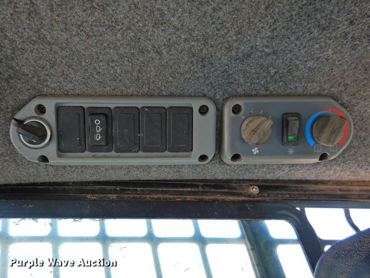 image for item HU9626 2011 Bobcat T190  tracked skid steer loader