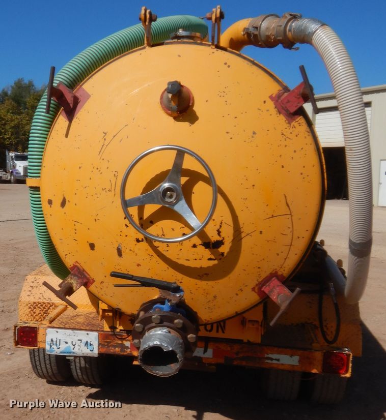 image for item HW9094 2000 Vactron PMD800DT vacuum excavator