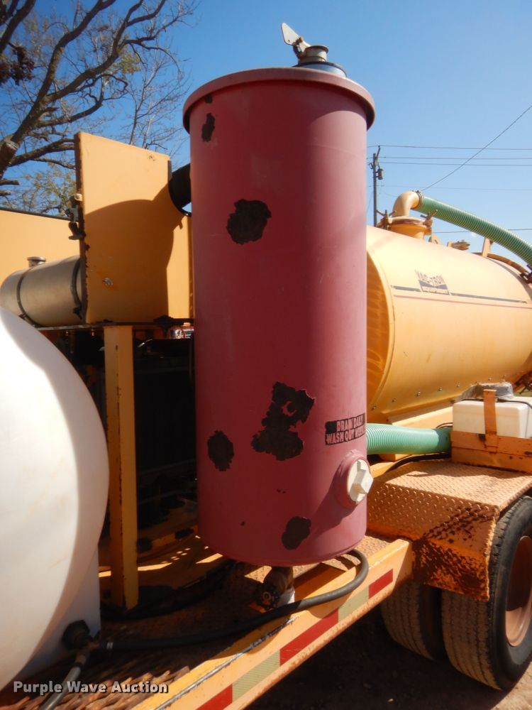 image for item HW9094 2000 Vactron PMD800DT vacuum excavator