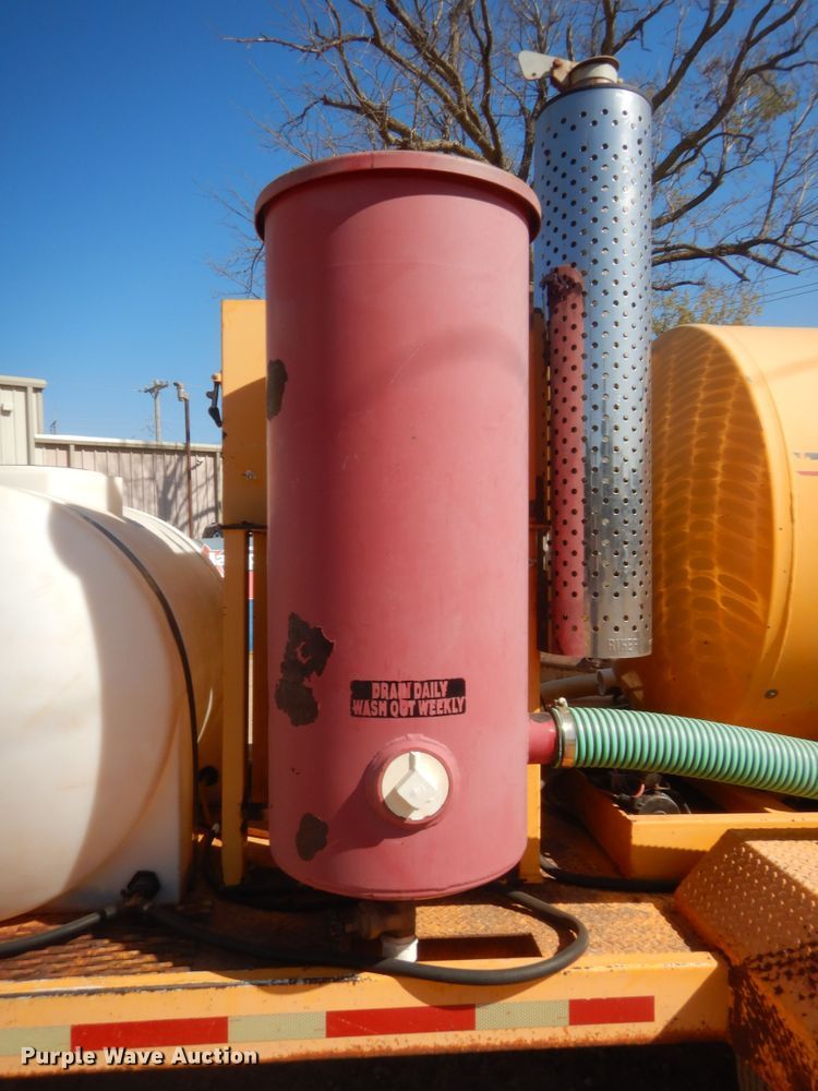 image for item HW9094 2000 Vactron PMD800DT vacuum excavator