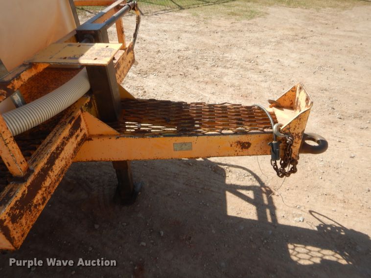 image for item HW9094 2000 Vactron PMD800DT vacuum excavator