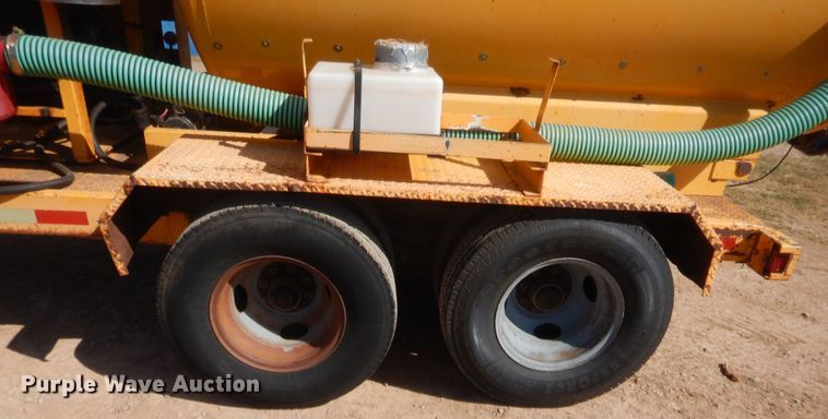 image for item HW9094 2000 Vactron PMD800DT vacuum excavator