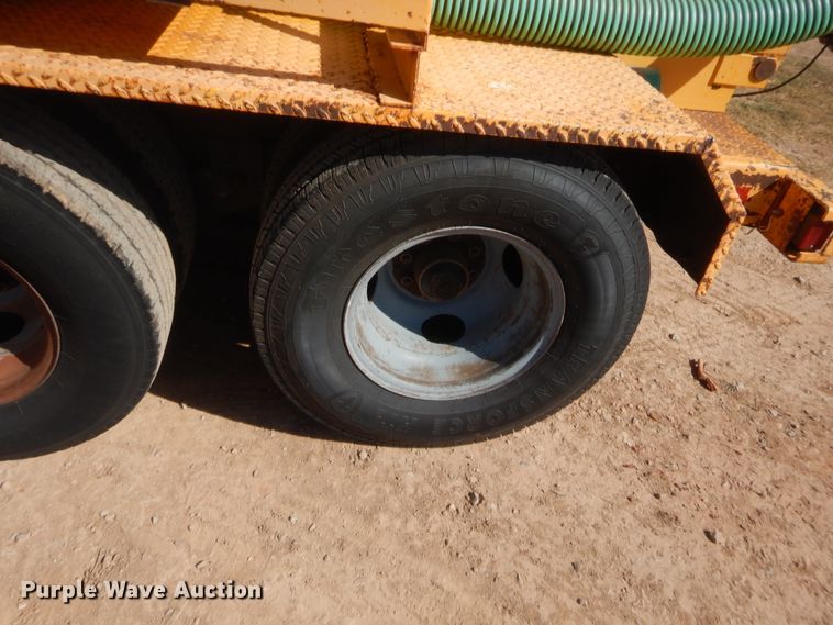 image for item HW9094 2000 Vactron PMD800DT vacuum excavator