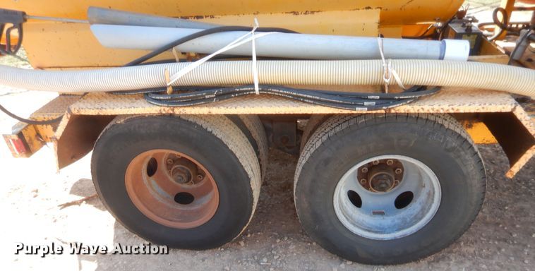 image for item HW9094 2000 Vactron PMD800DT vacuum excavator