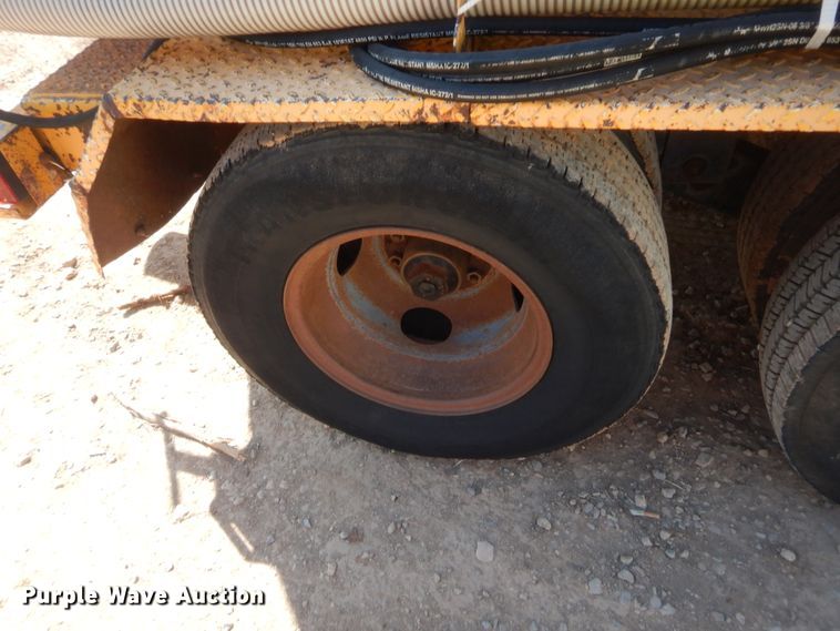 image for item HW9094 2000 Vactron PMD800DT vacuum excavator