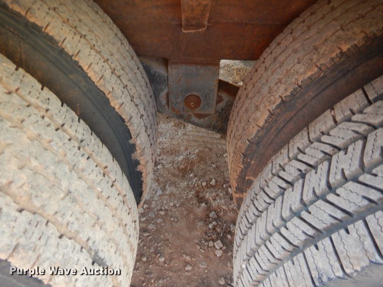 image for item HW9094 2000 Vactron PMD800DT vacuum excavator