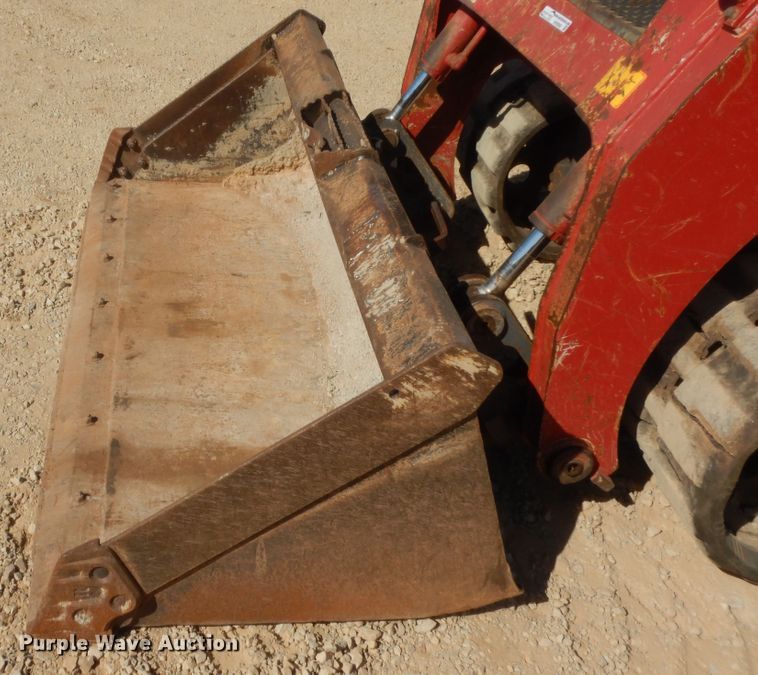 image for item HW9095 2014 Takeuchi TL10  tracked skid steer loader