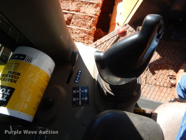 image for item HW9107 2011 Case 1650L   dozer