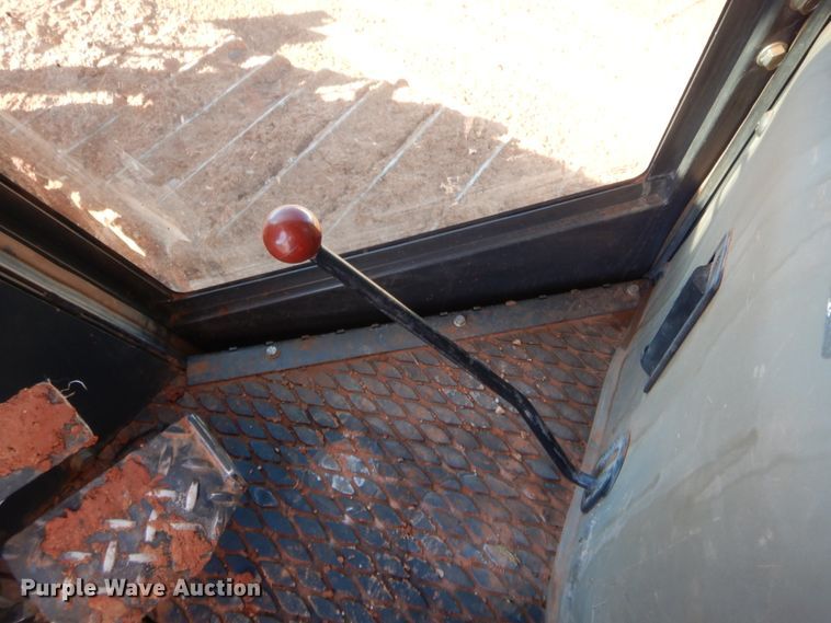 image for item HW9107 2011 Case 1650L   dozer