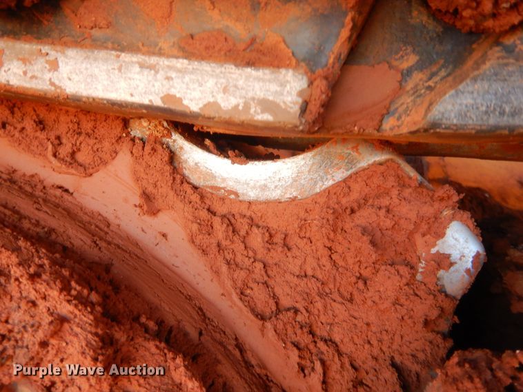 image for item HW9107 2011 Case 1650L   dozer