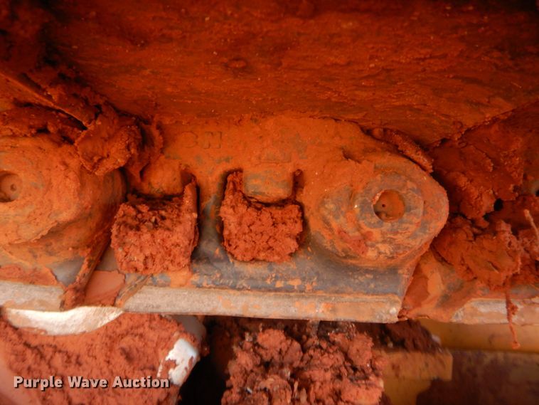 image for item HW9107 2011 Case 1650L   dozer