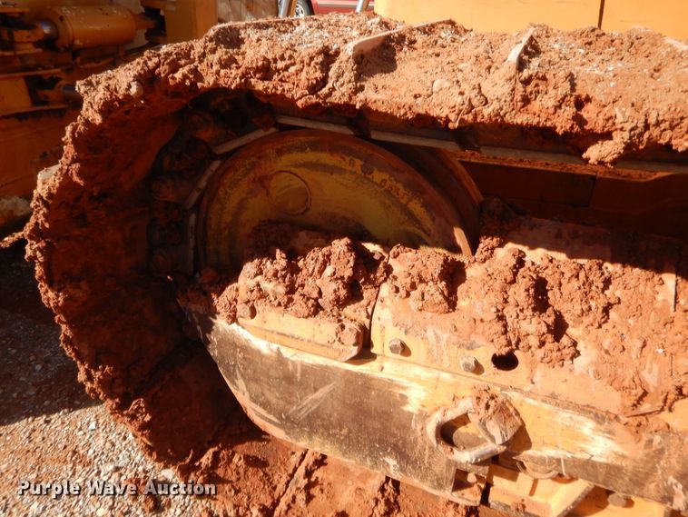 image for item HW9107 2011 Case 1650L   dozer