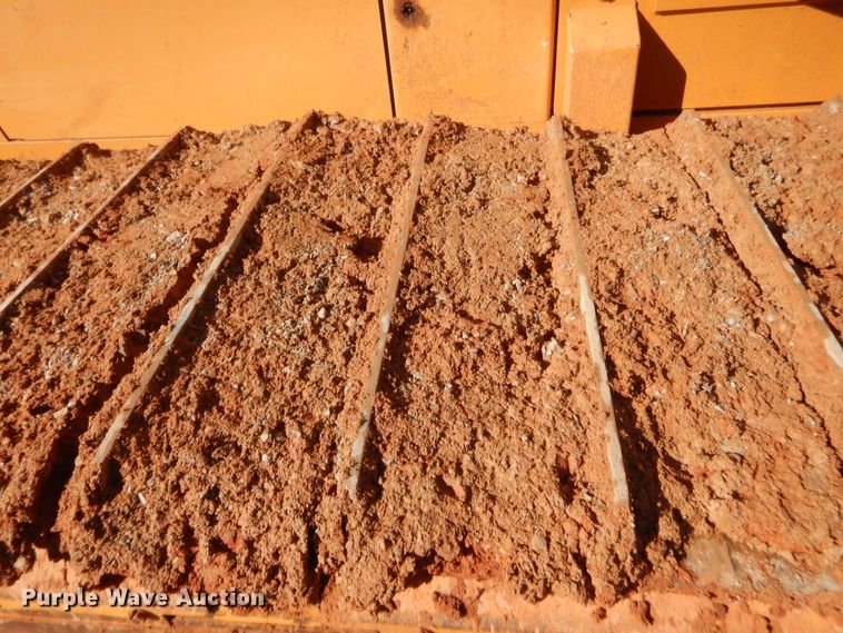 image for item HW9107 2011 Case 1650L   dozer