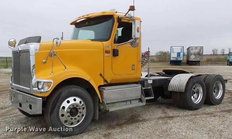 image for item DC2900 2009 International 9900i  semi truck