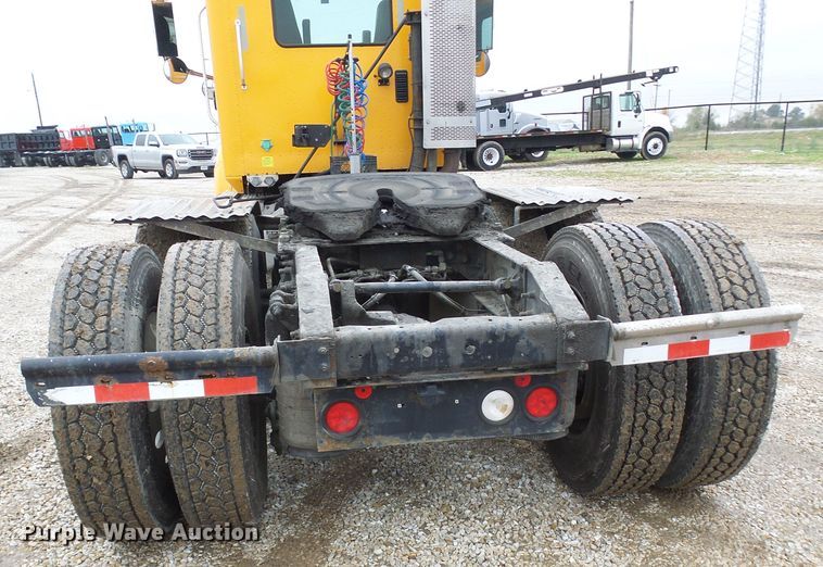 image for item DC2900 2009 International 9900i  semi truck