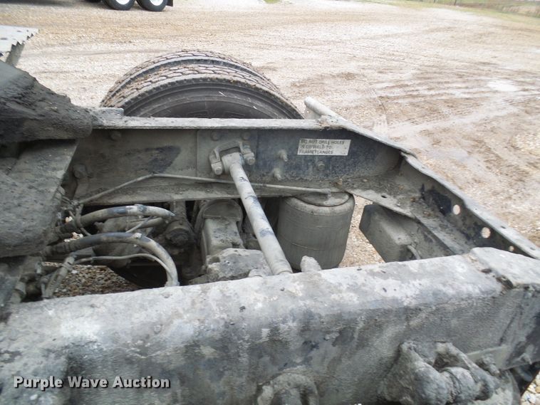 image for item DC2900 2009 International 9900i  semi truck