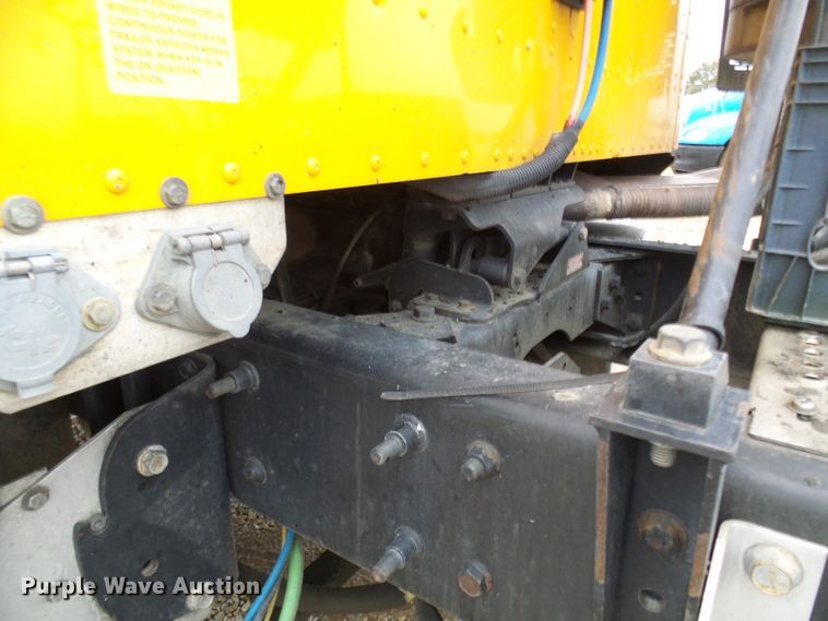 image for item DC2900 2009 International 9900i  semi truck