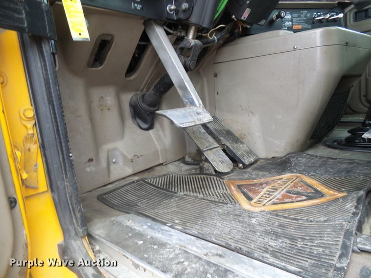 image for item DC2900 2009 International 9900i  semi truck