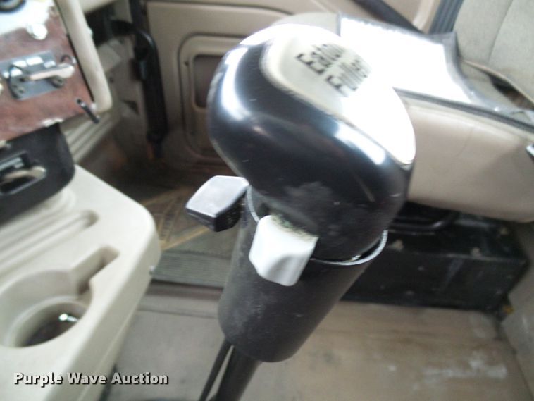 image for item DC2900 2009 International 9900i  semi truck