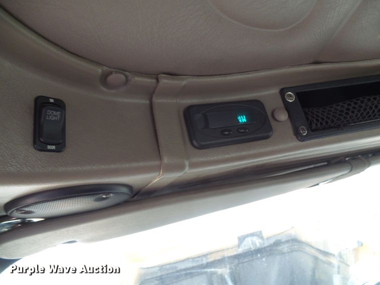 image for item DC2900 2009 International 9900i  semi truck