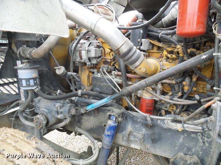 image for item DC2900 2009 International 9900i  semi truck