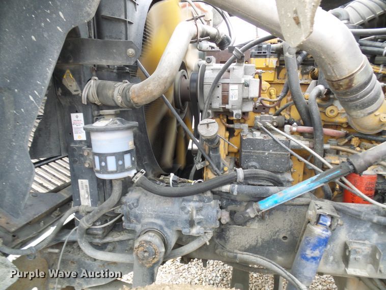 image for item DC2900 2009 International 9900i  semi truck