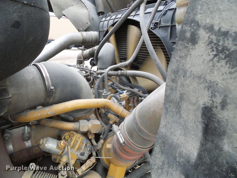 image for item DC2900 2009 International 9900i  semi truck