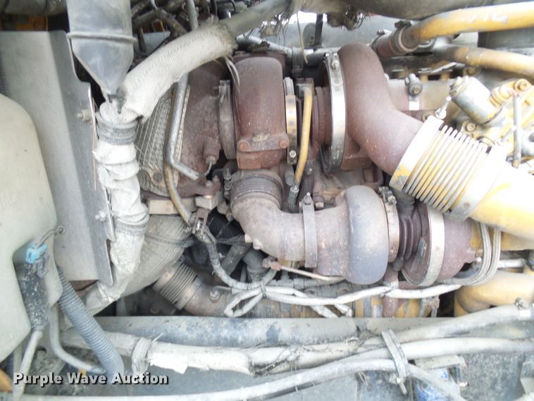 image for item DC2900 2009 International 9900i  semi truck