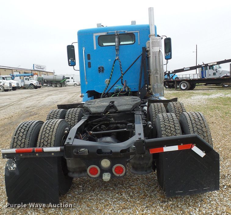 image for item DC2901 2009 Freightliner Columbia  semi truck