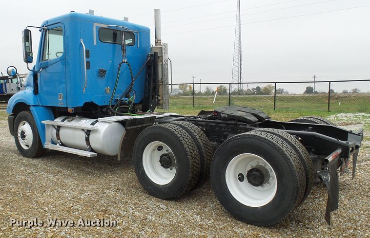 image for item DC2901 2009 Freightliner Columbia  semi truck