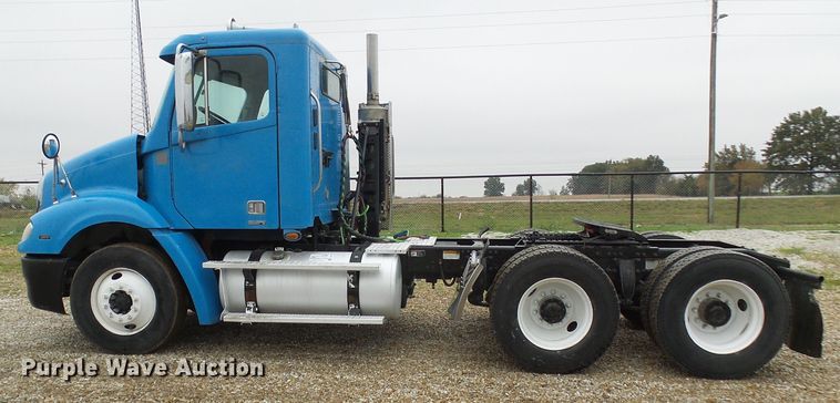 image for item DC2901 2009 Freightliner Columbia  semi truck
