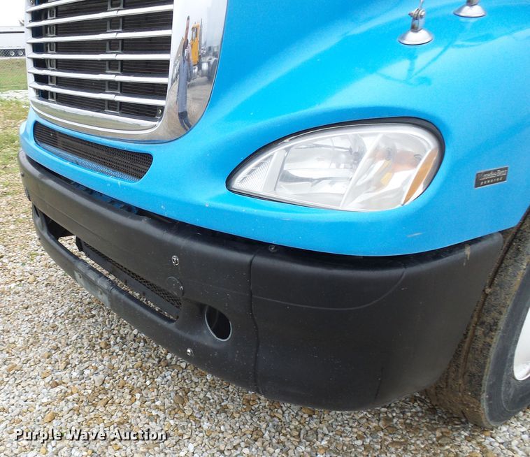 image for item DC2901 2009 Freightliner Columbia  semi truck