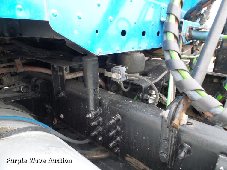 image for item DC2901 2009 Freightliner Columbia  semi truck