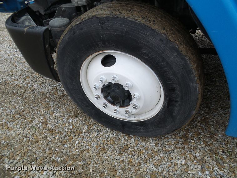 image for item DC2901 2009 Freightliner Columbia  semi truck