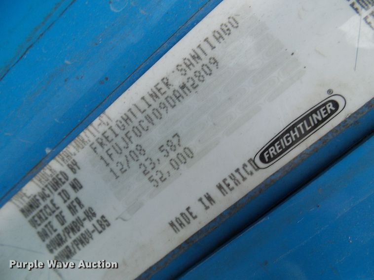 image for item DC2901 2009 Freightliner Columbia  semi truck