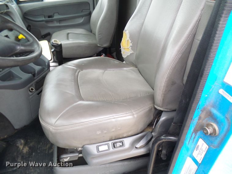 image for item DC2901 2009 Freightliner Columbia  semi truck