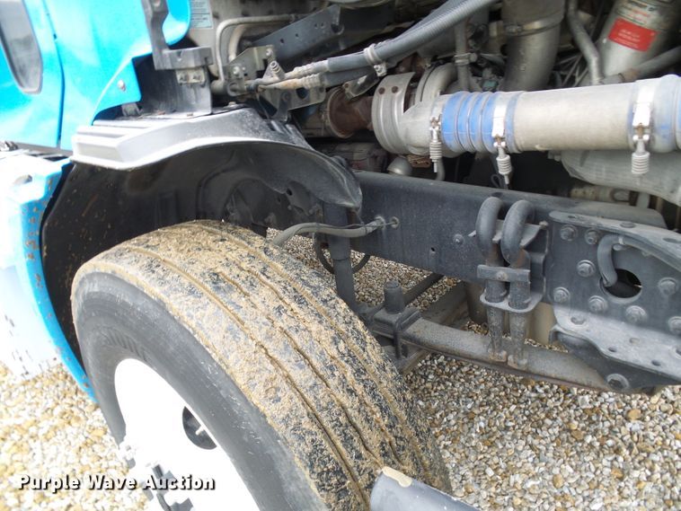 image for item DC2901 2009 Freightliner Columbia  semi truck