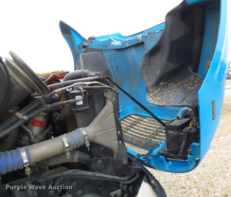 image for item DC2901 2009 Freightliner Columbia  semi truck