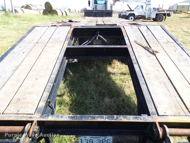 image for item DC2941 1985 Transcraft DTL22-45 drop deck equipment trailer