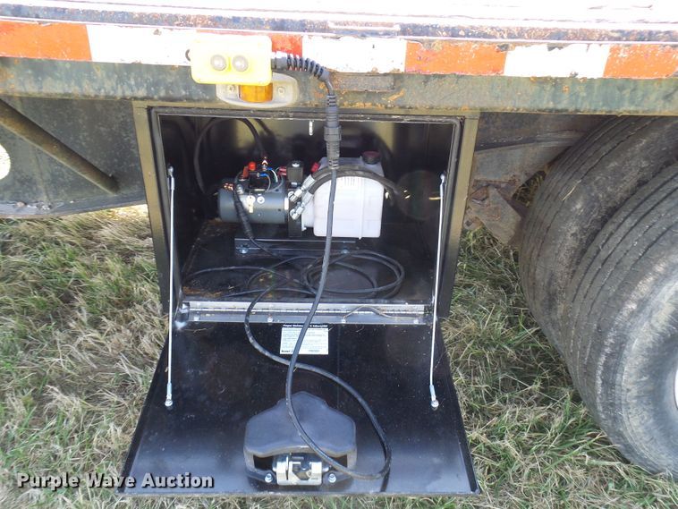 image for item DC2941 1985 Transcraft DTL22-45 drop deck equipment trailer