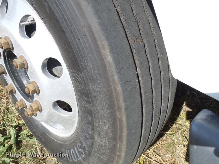 image for item DC2960 2006 International 8600  semi truck