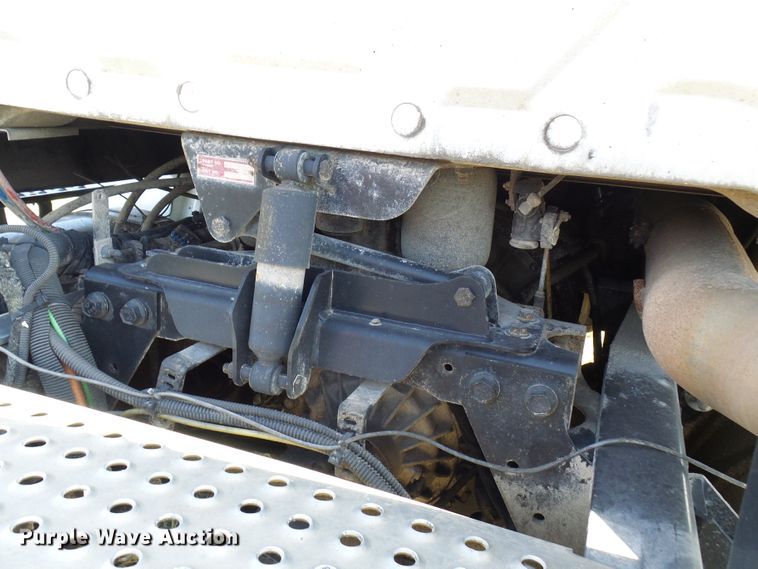 image for item DC2960 2006 International 8600  semi truck