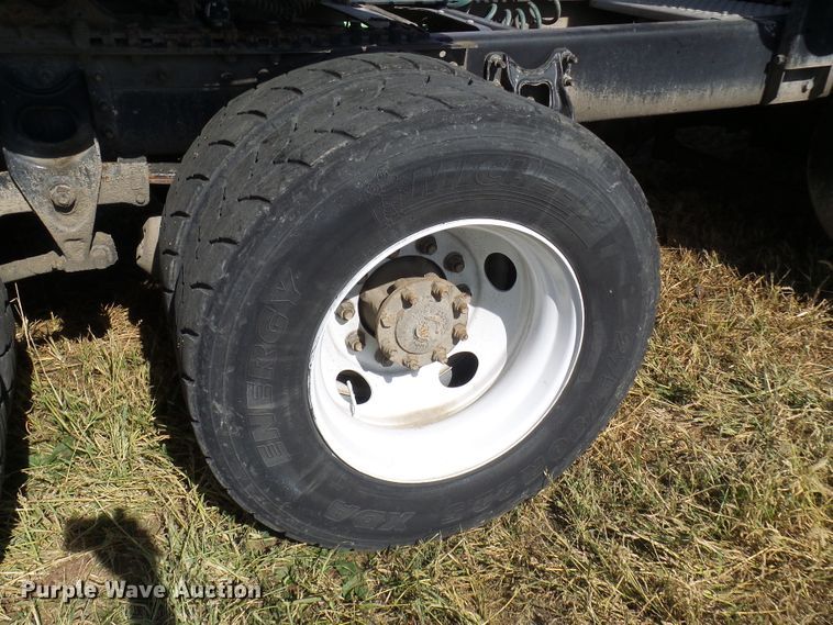 image for item DC2960 2006 International 8600  semi truck