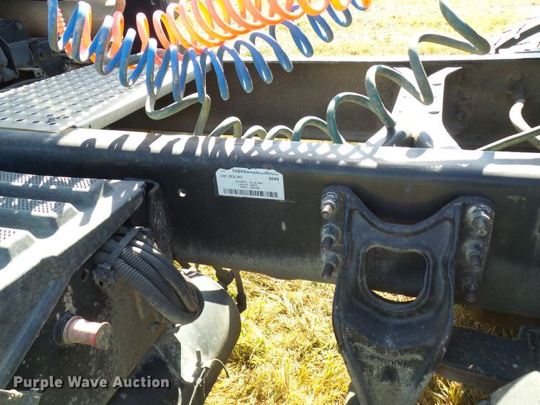 image for item DC2960 2006 International 8600  semi truck