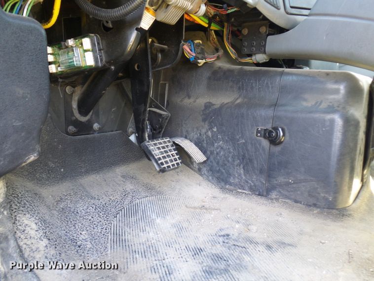 image for item DC2960 2006 International 8600  semi truck