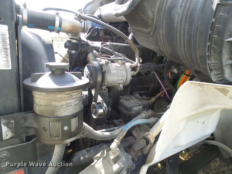 image for item DC2960 2006 International 8600  semi truck