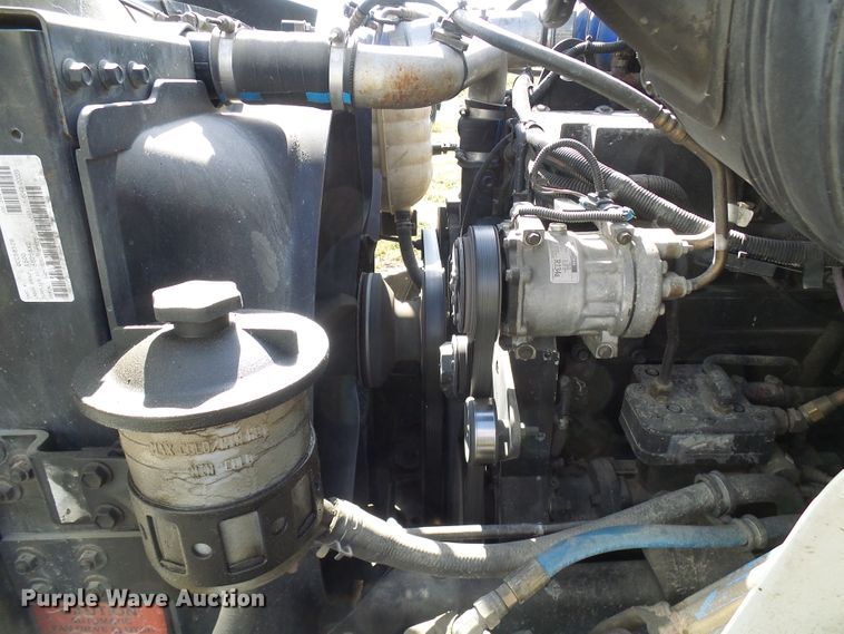 image for item DC2960 2006 International 8600  semi truck