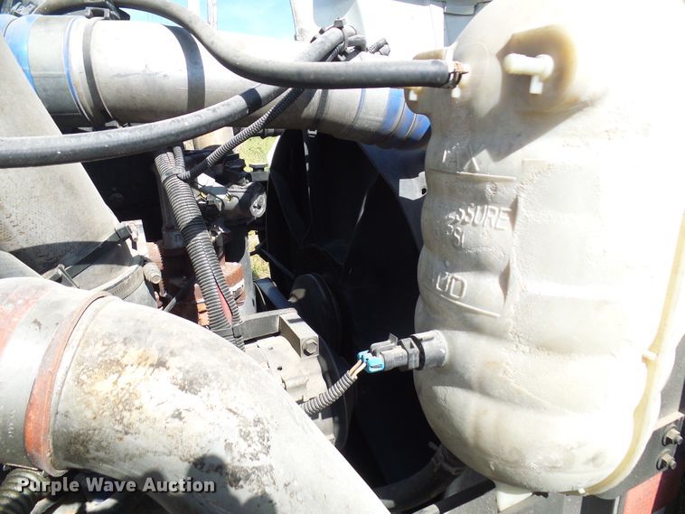 image for item DC2960 2006 International 8600  semi truck