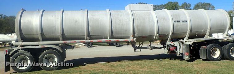 image for item DE0718 1980 Fruehauf tank trailer